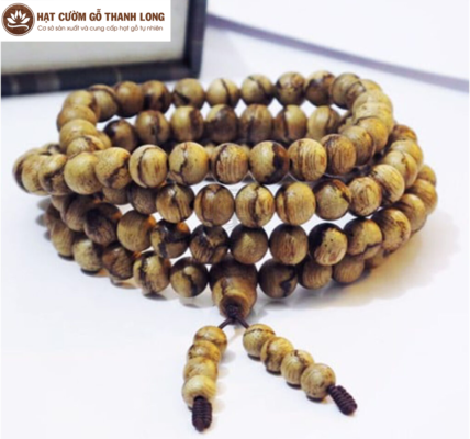 Vòng hạt cườm gỗ Thanh Long: Thời trang và sức khỏe trong một sản phẩm 2 Vòng hạt cườm gỗ Thanh Long trong thời trang
