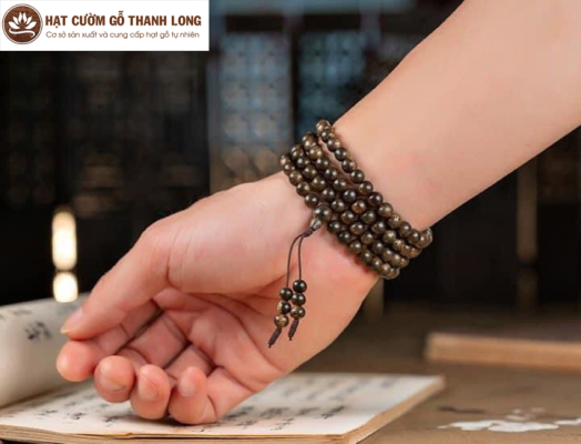 Vòng tay hạt gỗ tự nhiên cao cấp - quà tặng phong thủy cho mọi lứa tuổi
